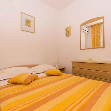 Apartment Three-bedroom In Okrug Gornji I Trogir